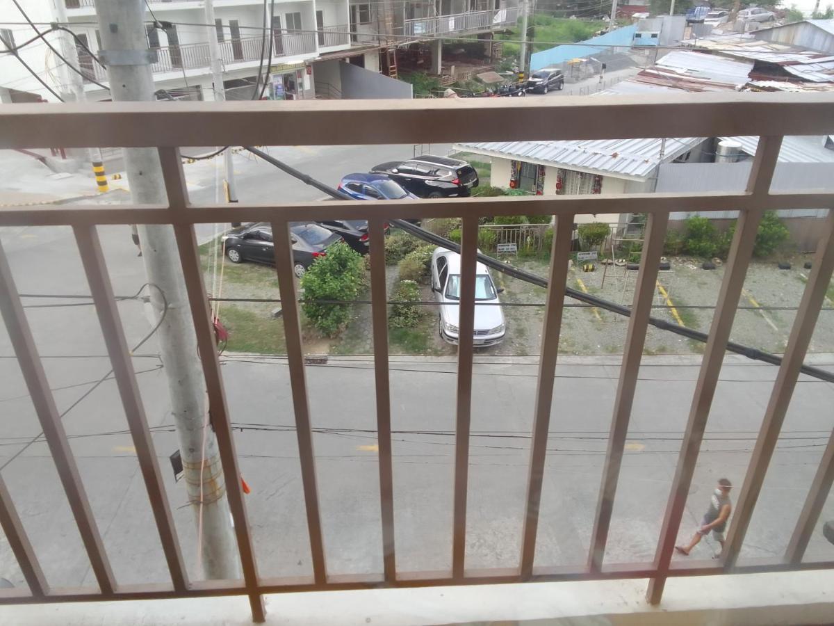 Emmanuel'S Service Apartment Near The Airport Manila Bagian luar foto