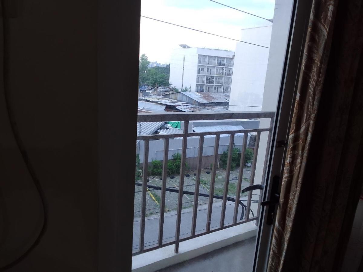 Emmanuel'S Service Apartment Near The Airport Manila Bagian luar foto
