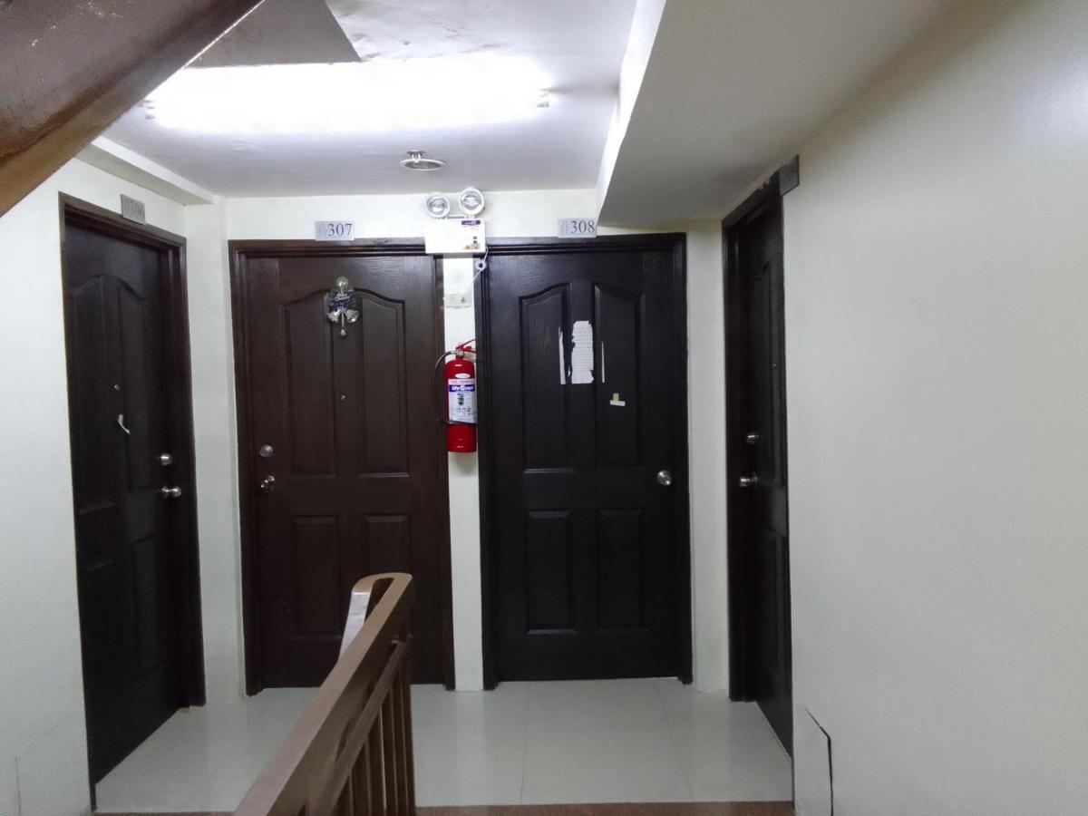 Emmanuel'S Service Apartment Near The Airport Manila Bagian luar foto