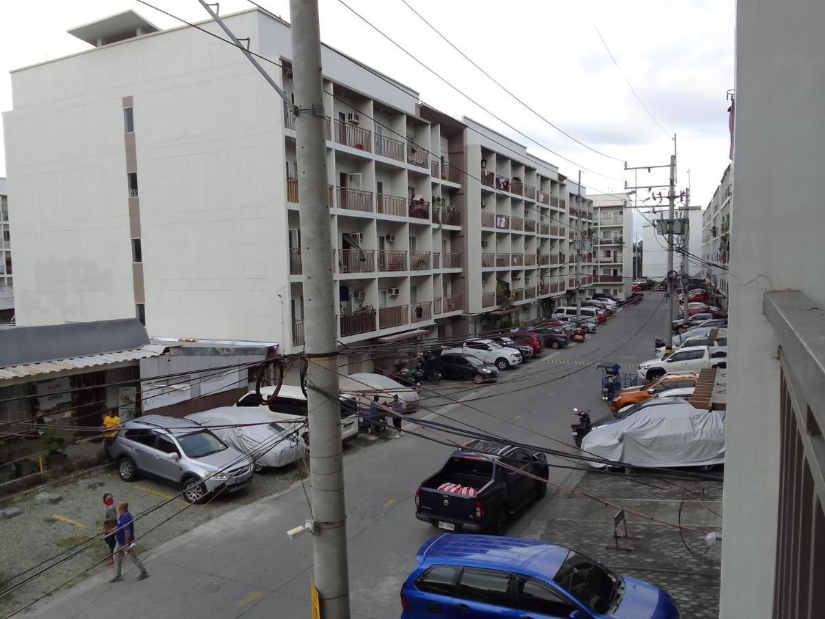Emmanuel'S Service Apartment Near The Airport Manila Bagian luar foto