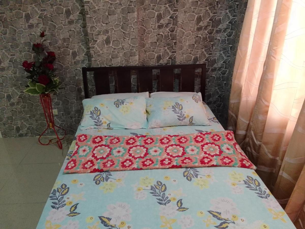 Emmanuel'S Service Apartment Near The Airport Manila Bagian luar foto