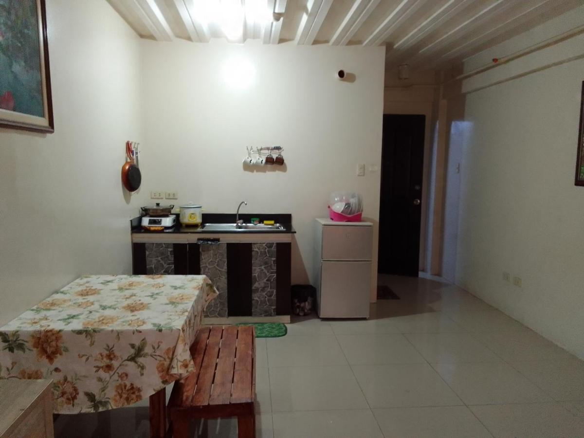 Emmanuel'S Service Apartment Near The Airport Manila Bagian luar foto