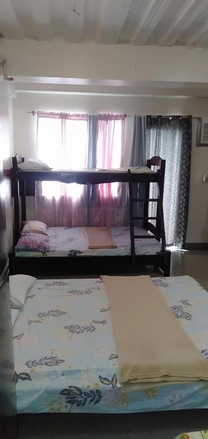 Emmanuel'S Service Apartment Near The Airport Manila Bagian luar foto