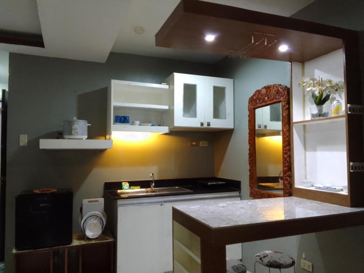 Emmanuel'S Service Apartment Near The Airport Manila Bagian luar foto